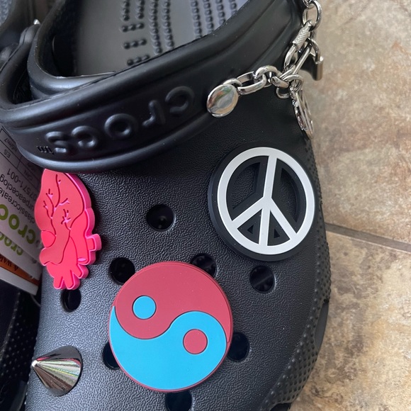 New exclusive limited peace crocs M5/W7 - Picture 7 of 11